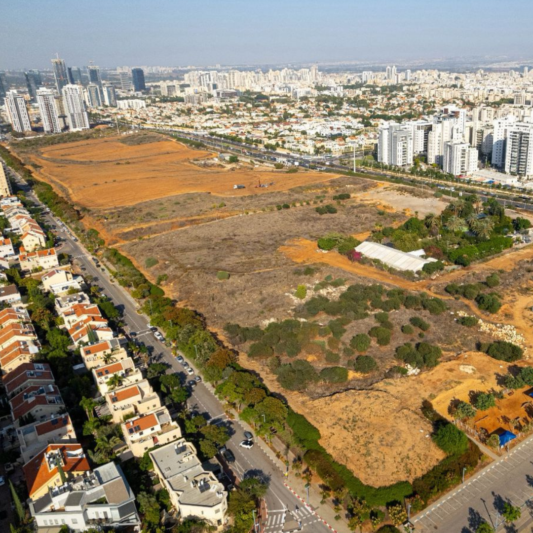 תצלום אווירי של הקרקע בגבעת שמואל